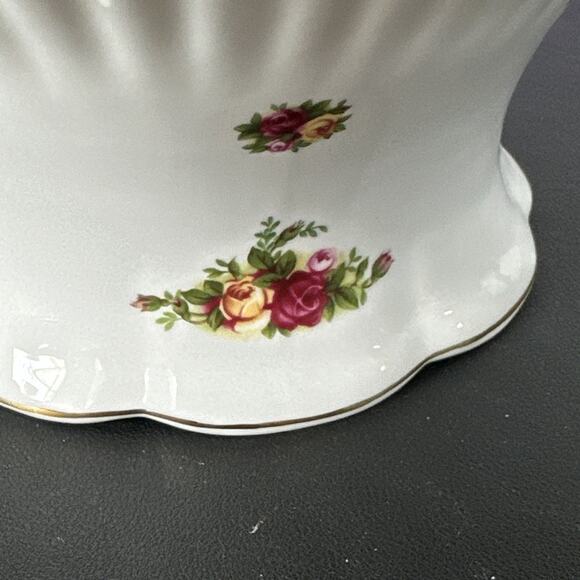 Royal Albert Vintage Old Country Roses Fluted, Footed Round Bowl 9.50” - Picture 6 of 7